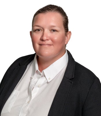 Portrait of Elena Russell, Real Estate Agent.